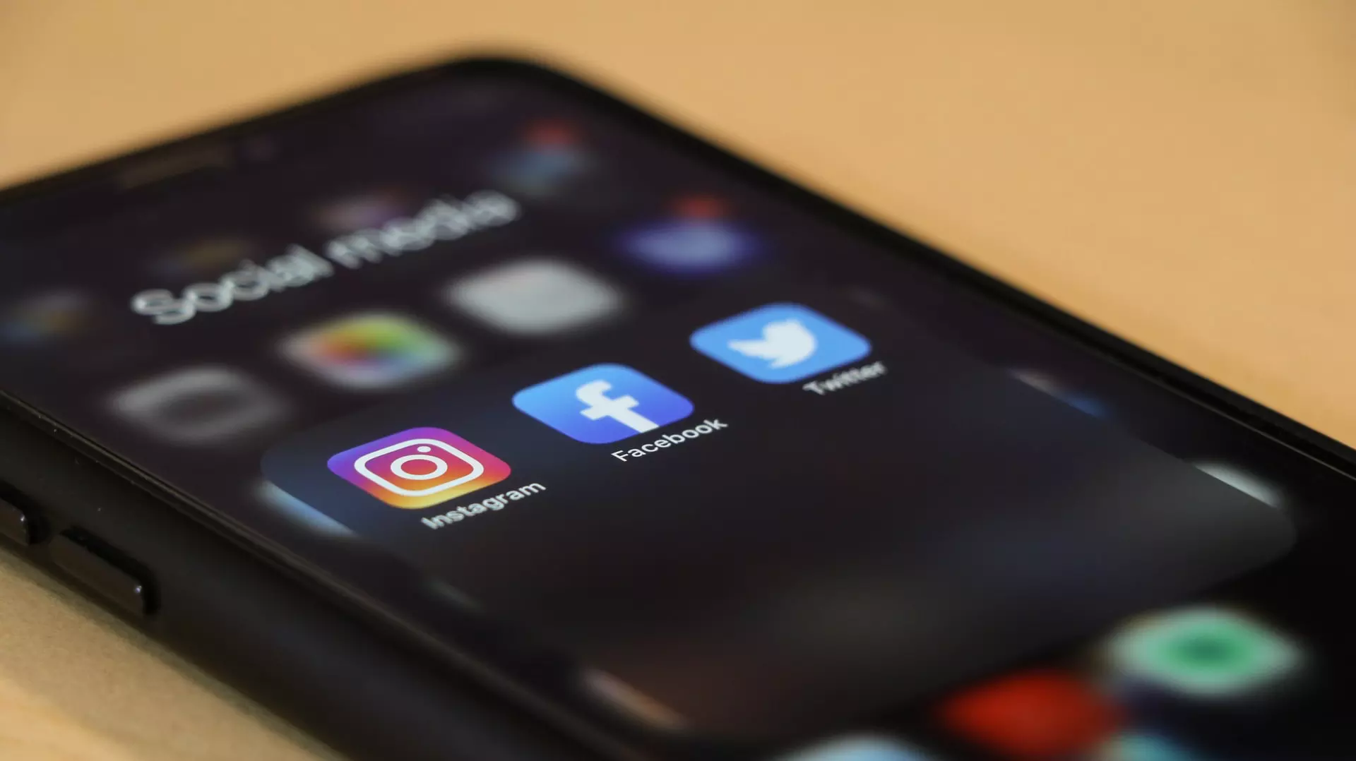 Using Your Social Media Profile To Drive Sales